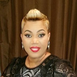 Meet your Posher, Latasha